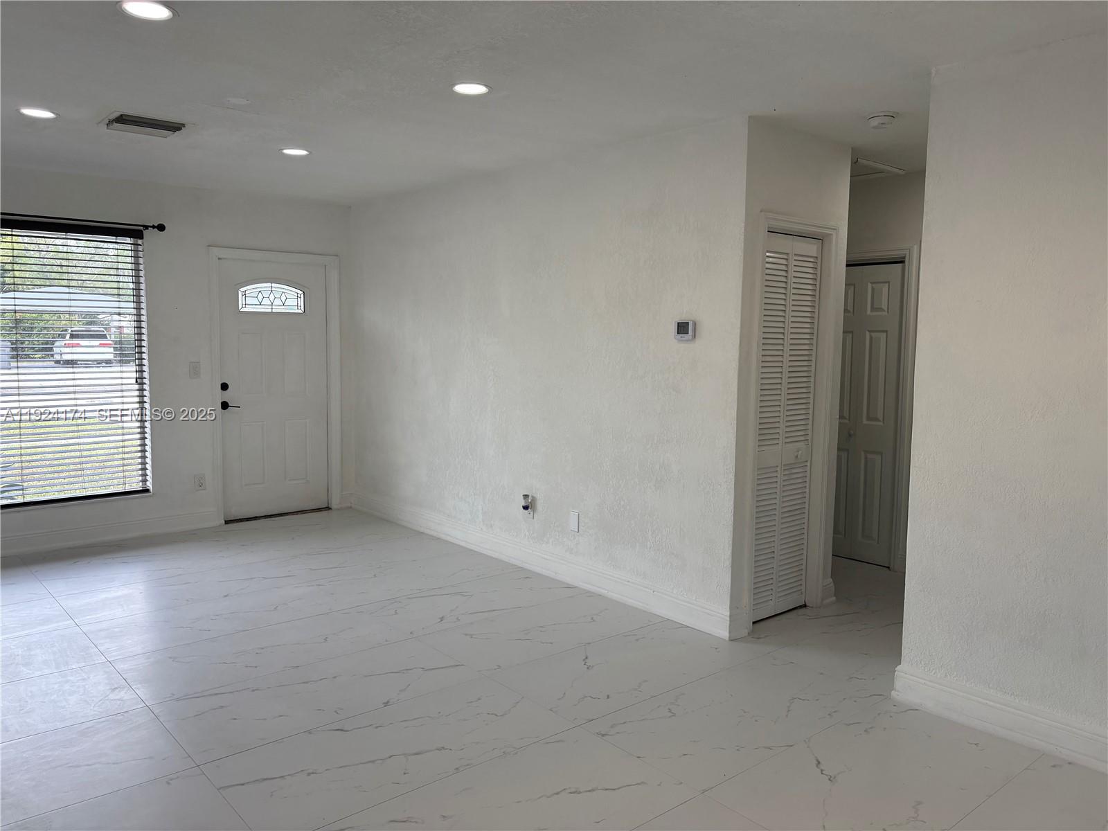 LAKE FOREST SEC 4 - Residential Lease