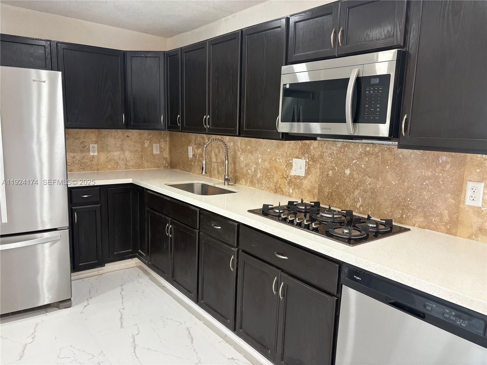 LAKE FOREST SEC 4 - Residential Lease