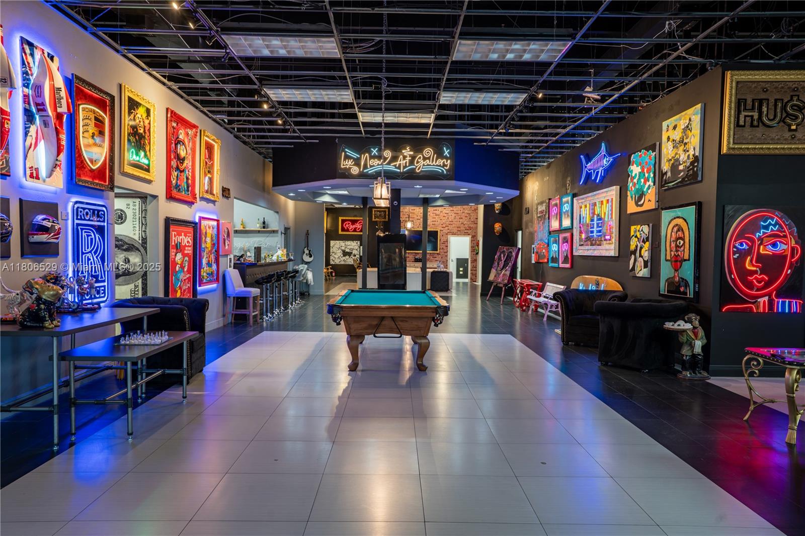 Rare opportunity for artists to lease a studio inside a well-known, actively operating art gallery. This unique concept offers five creative studio spaces for lease, designed as a collaborative space for artists. Perfect for painters, designers, photographers, or other creatives seeking an inspiring environment in a vibrant community. Both short-term and long-term rentals available. Be part of a space that encourages creativity, connection, and exposure. Ideal for those looking to work among other artists while having access to gallery visitors and events. Call today for a showing and incentives we offer! Full Service Lease- includes water, electricity, Wi-Fi, trash, cleaning, and commercial sales tax.