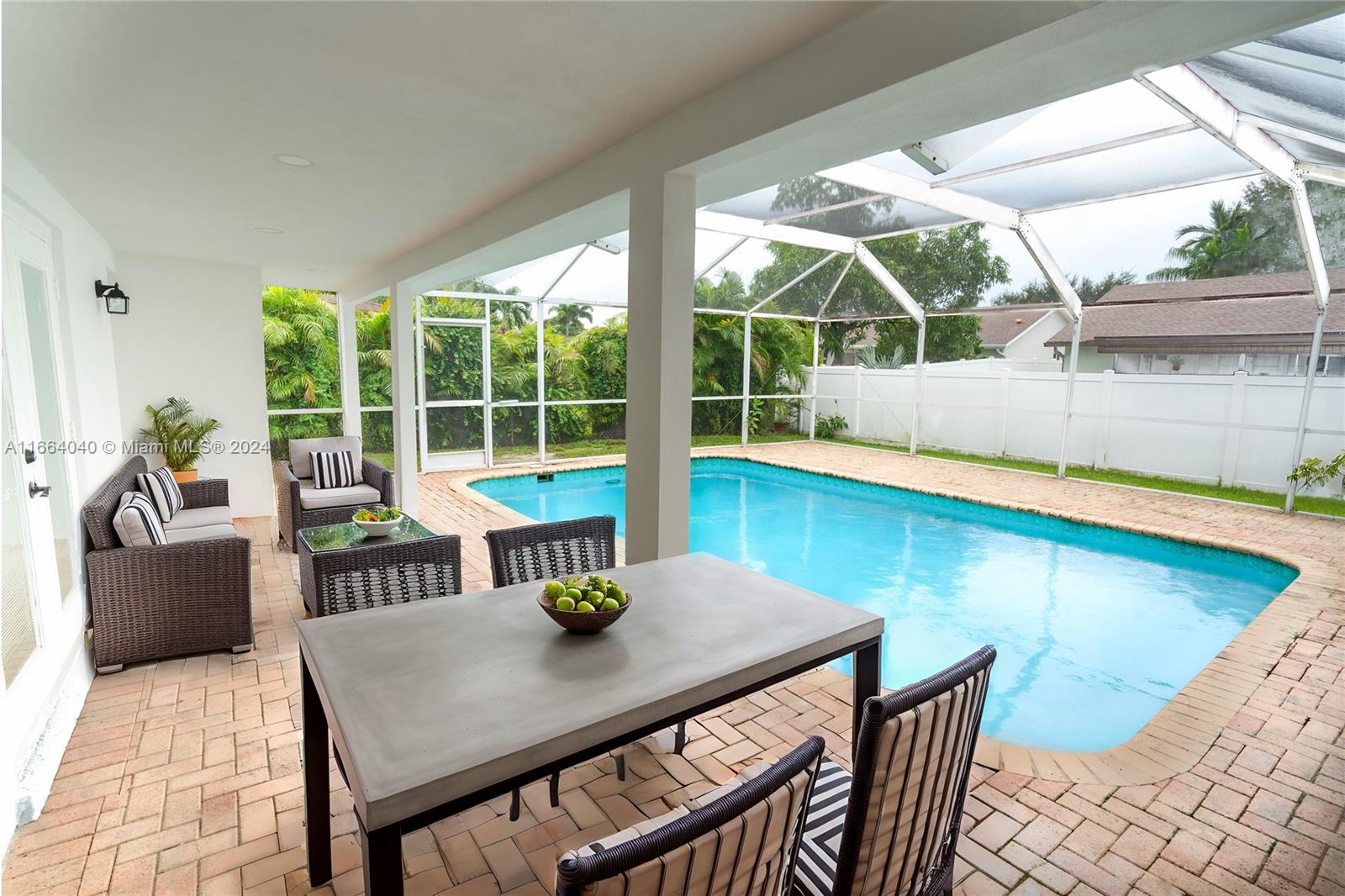 ARROWHEAD GOLF & TENNIS C - Residential