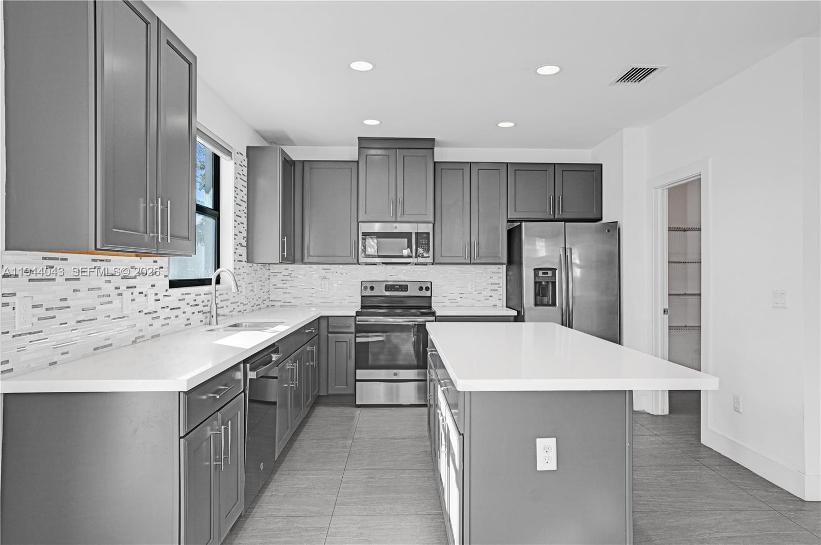 CANAL GROVES - Residential