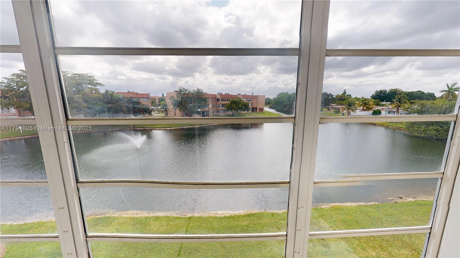 Property for Sale at 9900 Sunrise Lakes Blvd 309, Sunrise, Miami-Dade County, Florida - Bedrooms: 2 
Bathrooms: 2  - $159,900