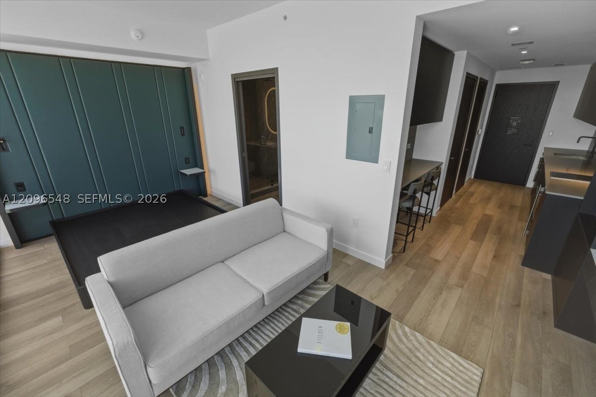 20 NE 11th St 3505