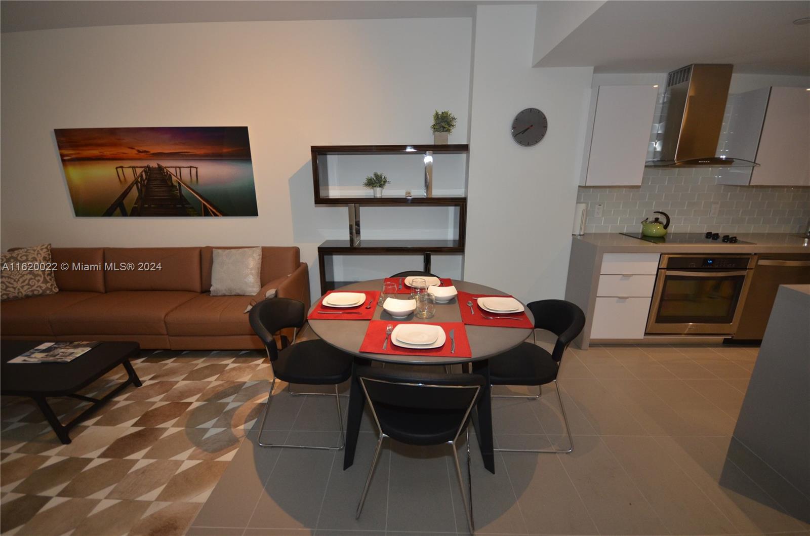 CANVAS CONDO - Residential