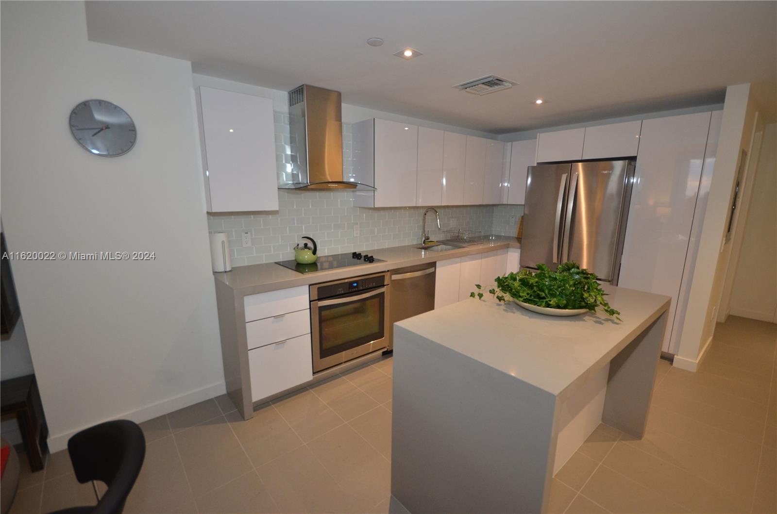 CANVAS CONDO - Residential