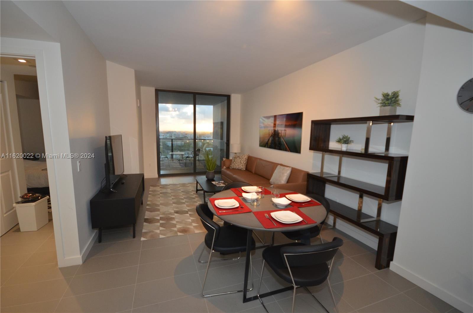CANVAS CONDO - Residential
