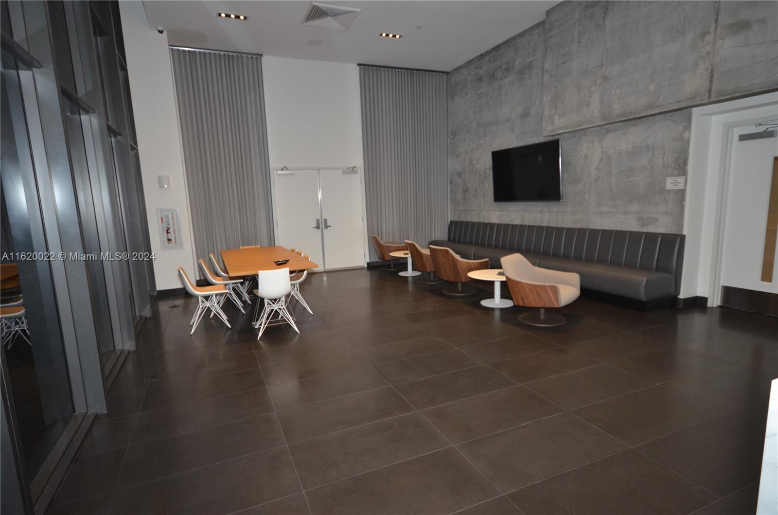 CANVAS CONDO - Residential
