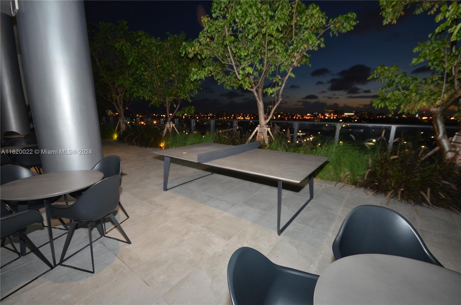 CANVAS CONDO - Residential