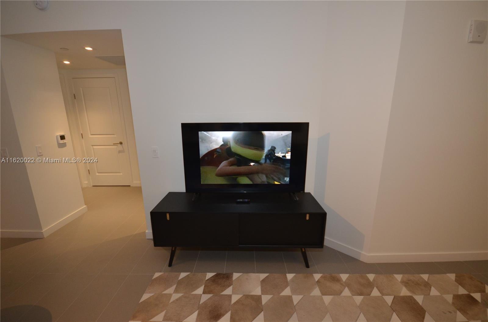 CANVAS CONDO - Residential