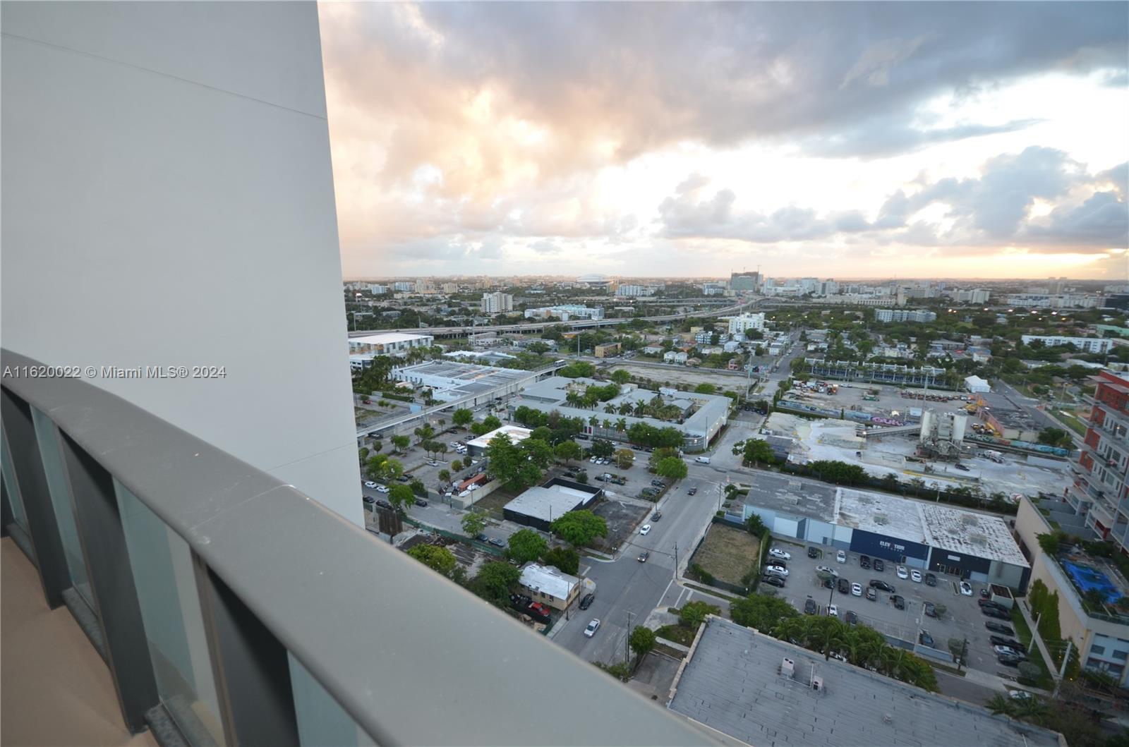 CANVAS CONDO - Residential