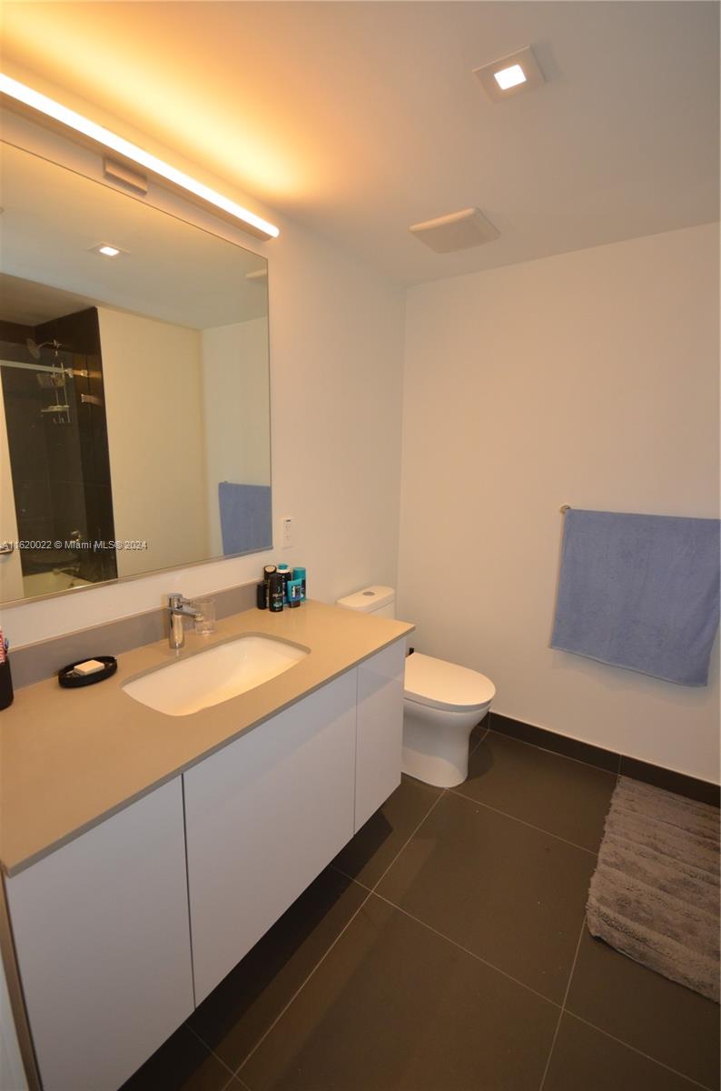 CANVAS CONDO - Residential
