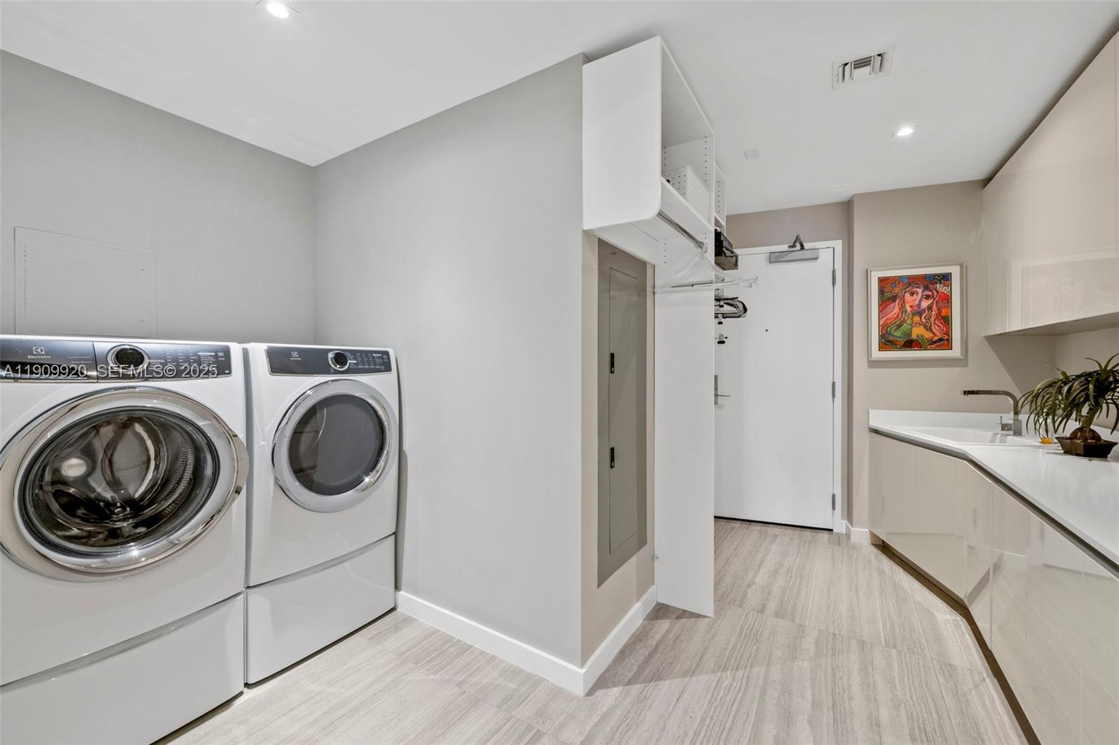 2200 FORT LAUDERDALE BEAC - Residential