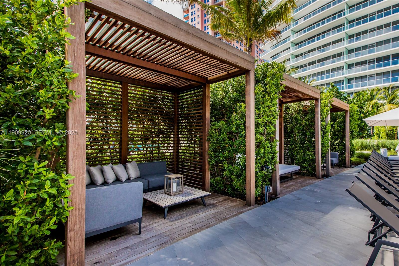 2200 FORT LAUDERDALE BEAC - Residential