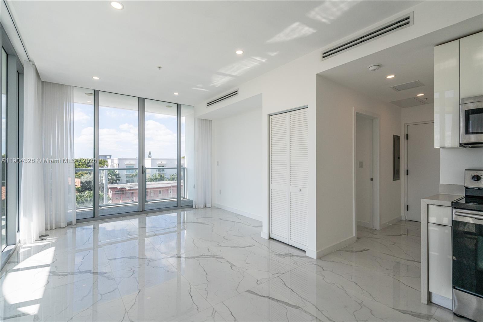 BISCAYNE BEACH SUB - Residential Lease