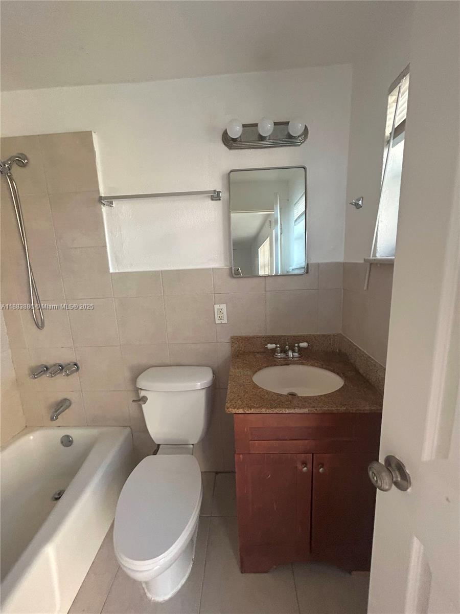 RIVERSIDE NO 3 - Residential Lease