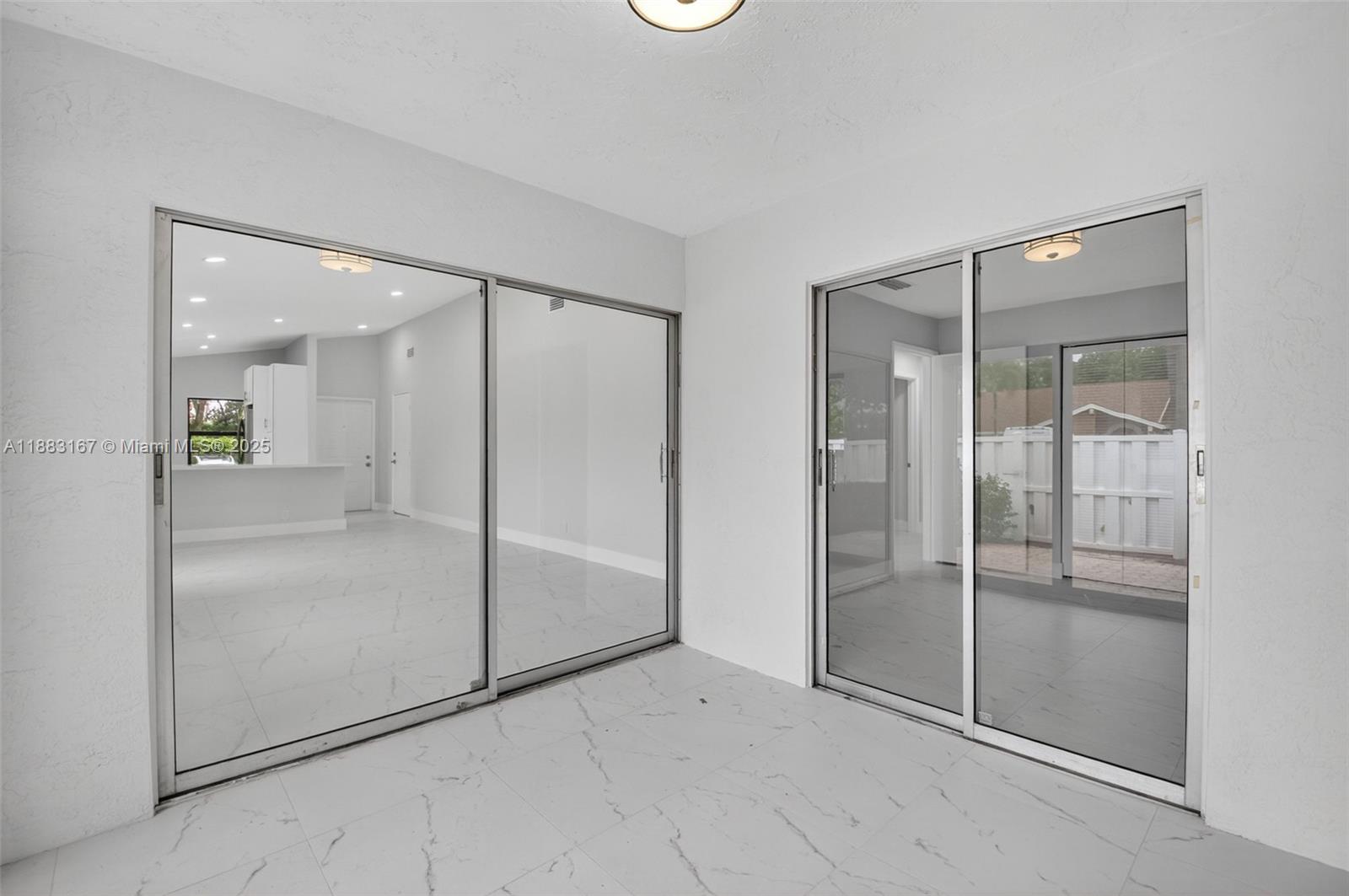 WHISPER WALK - Residential