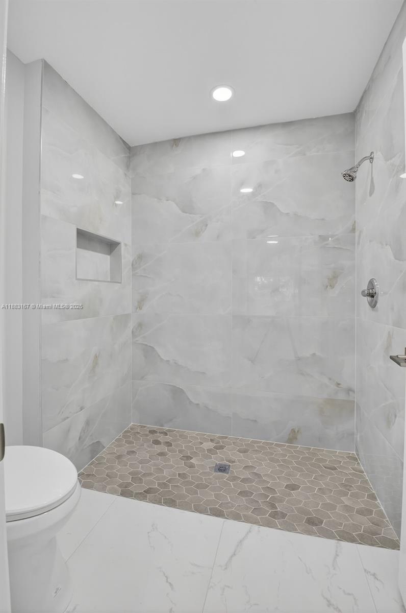 WHISPER WALK - Residential