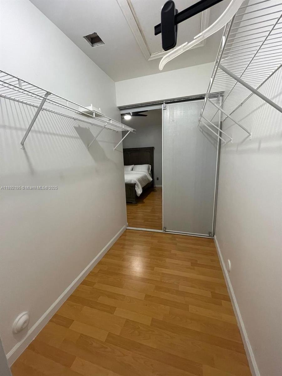 LANDINGS - Residential Lease