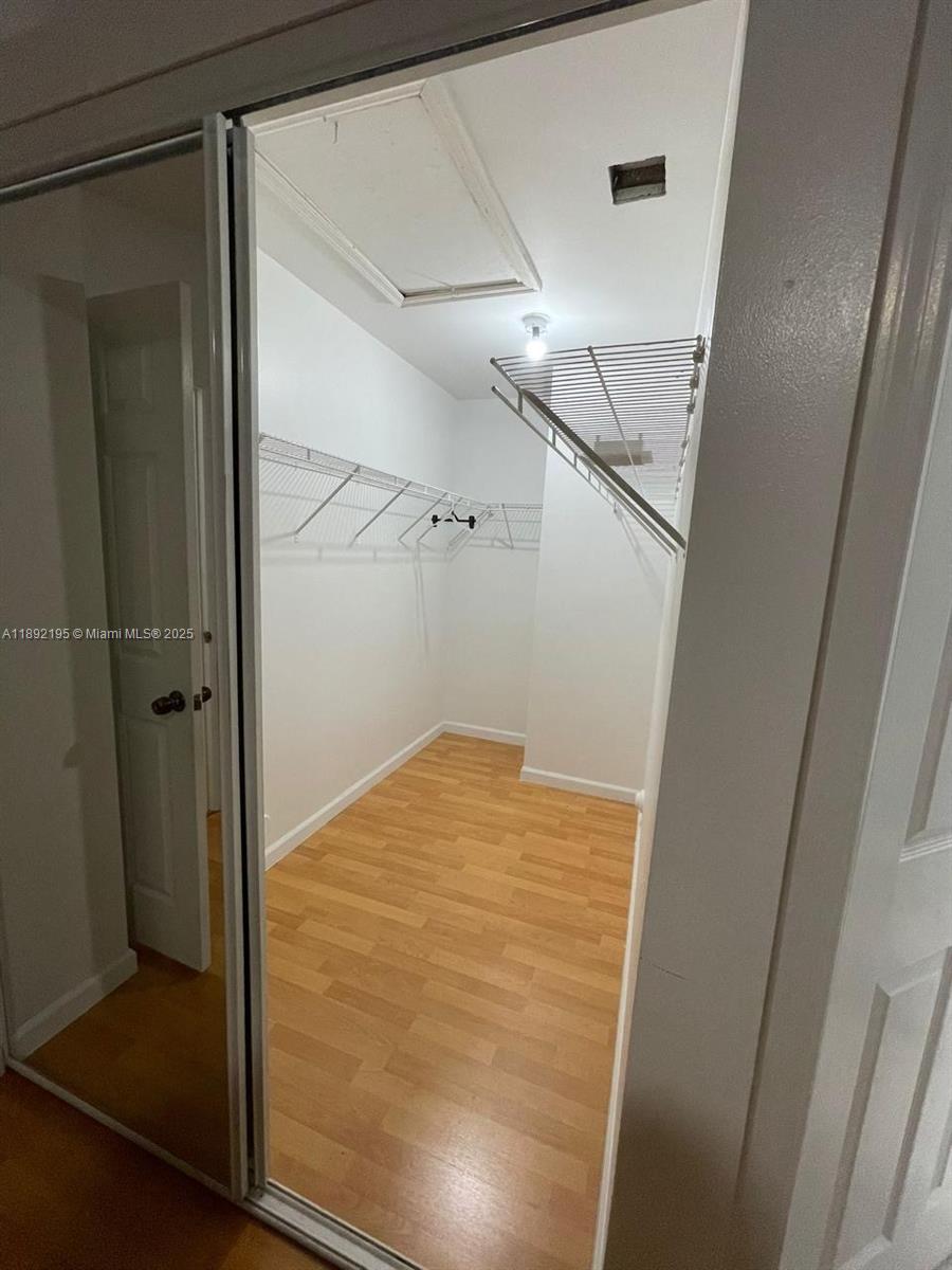 LANDINGS - Residential Lease