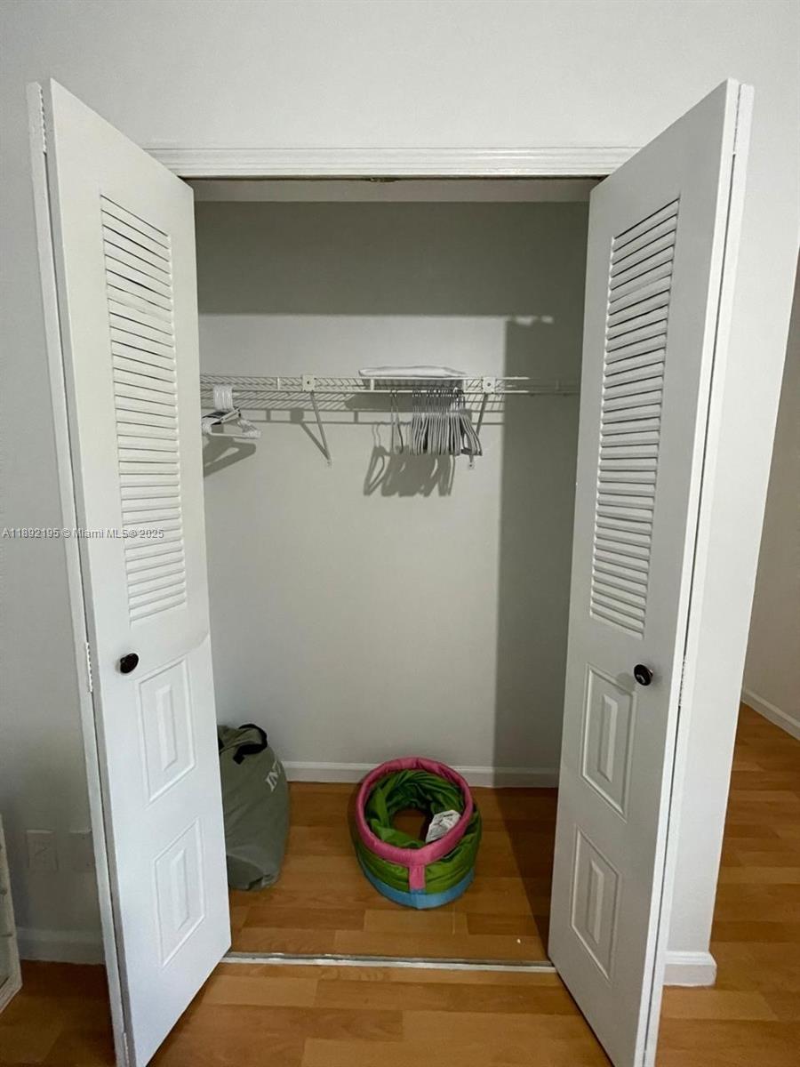 LANDINGS - Residential Lease