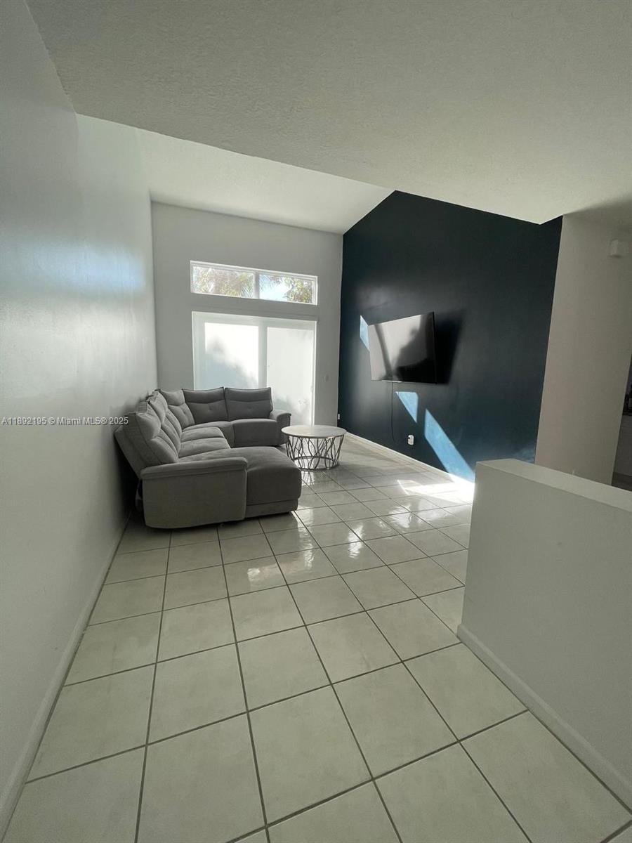 LANDINGS - Residential Lease