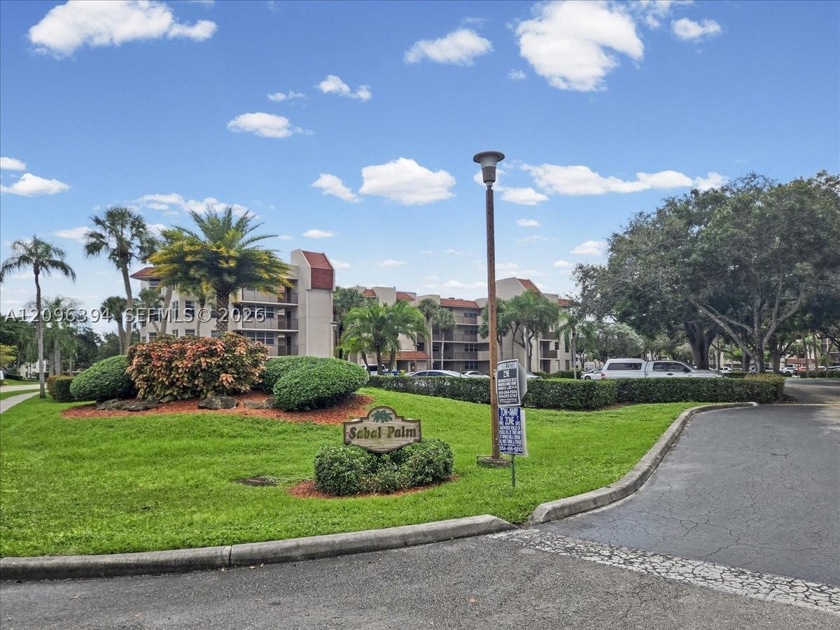 1830 Sabal Palm Dr 105