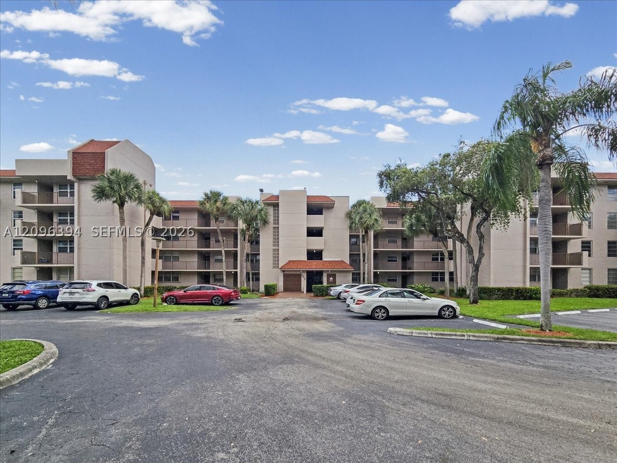 1830 Sabal Palm Dr 105