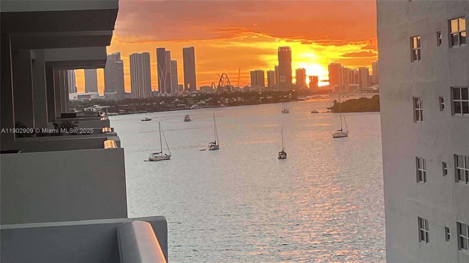 MIRADOR 1200 CONDO - Residential