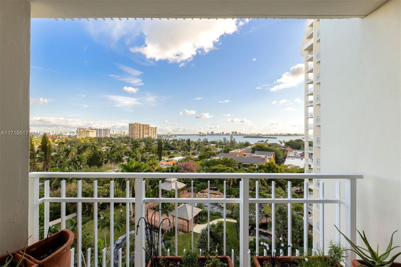 Property for Sale at 1000 Quayside Ter 1107, Miami, Broward County, Florida - Bedrooms: 2 
Bathrooms: 2  - $445,000