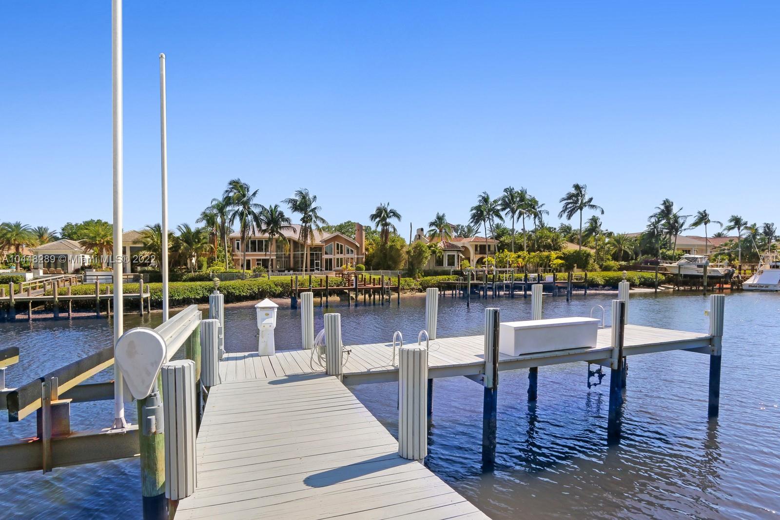 ADMIRALS COVE - Residential