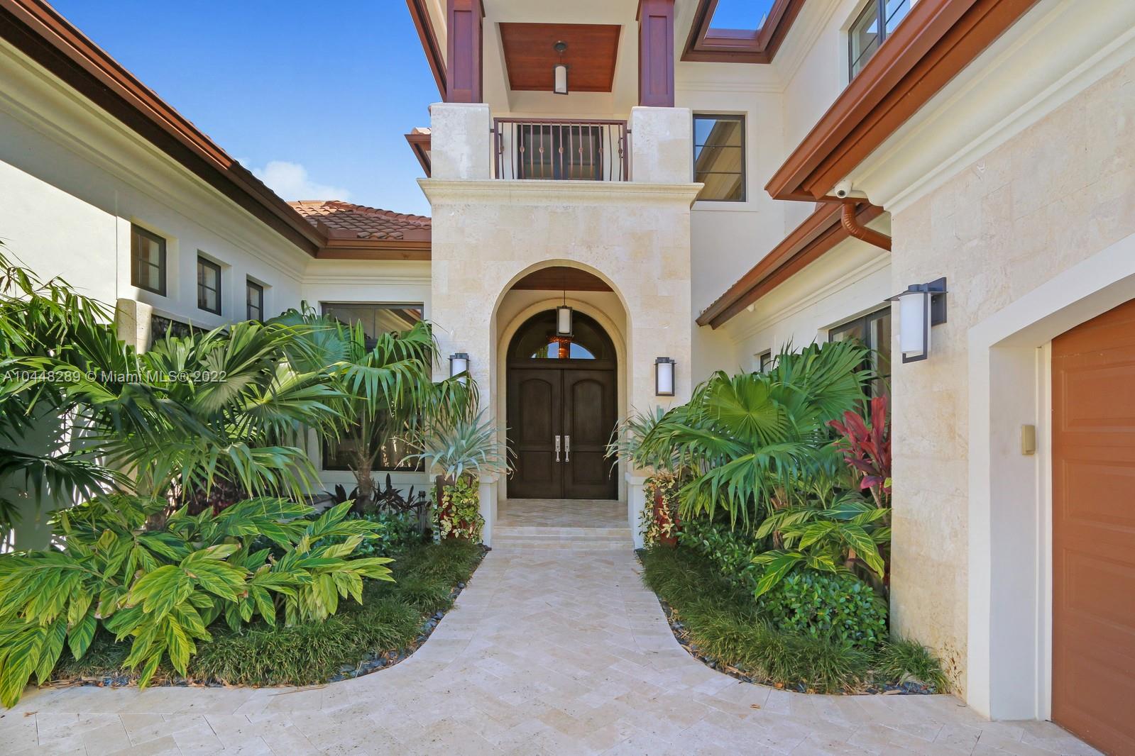 ADMIRALS COVE - Residential