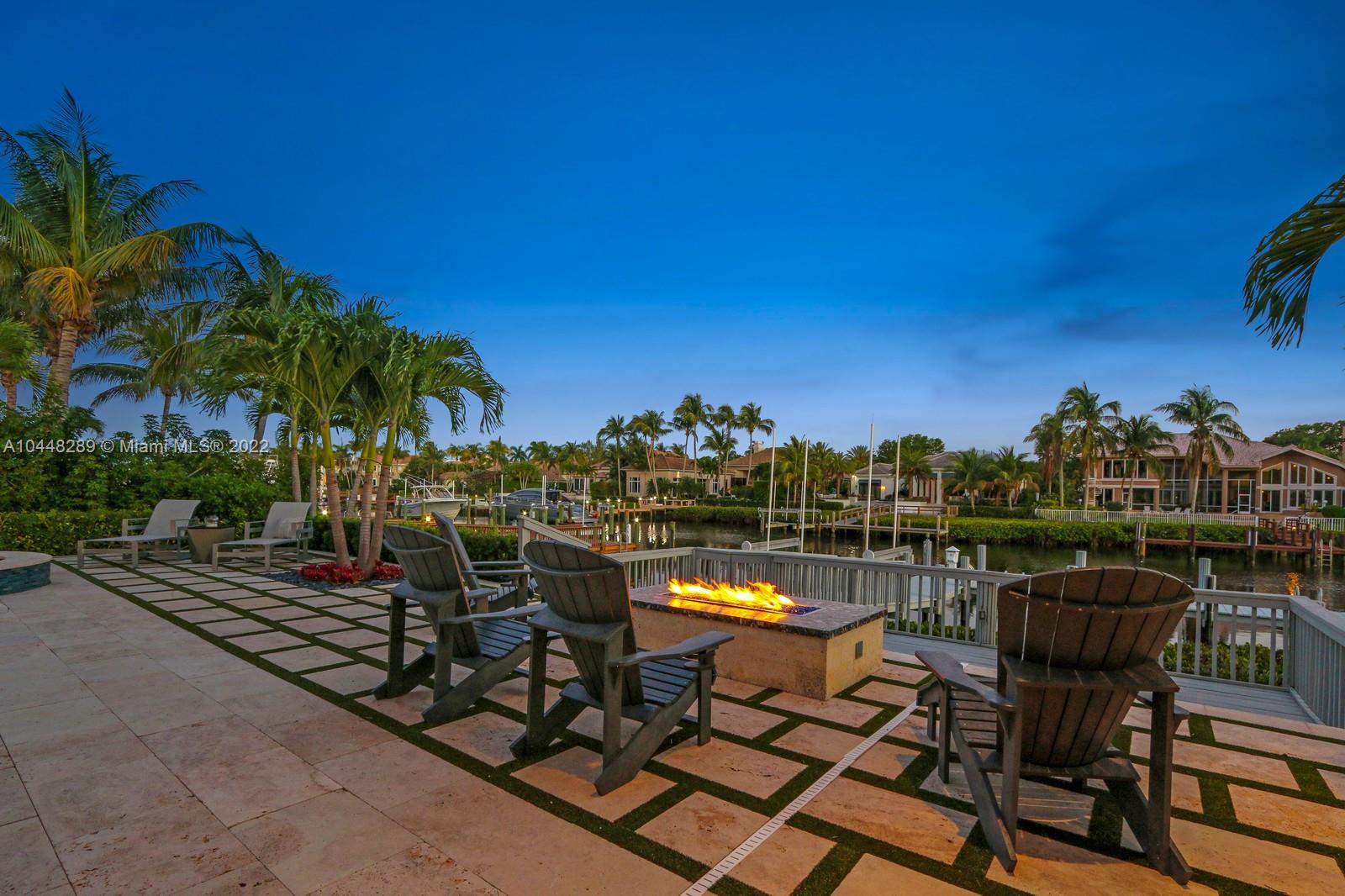 ADMIRALS COVE - Residential