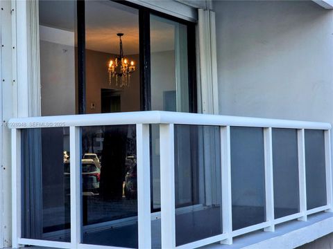 CASH BACK AT CLOSING 20505 E Country Club Dr 138 Aventura FL 33180