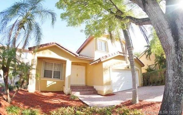 MAJESTIC 3 LEVEL, 3BR/2.5BA/2C.GARAGE, 2,238 SqFt SINGLE FAMILY HOME IN BEAUTIFUL "BONITA LAKES" GATED COMMUNITY. MODERN AMPLE KITCHEN W. STAINLESS STEEL APPLIANCES. HIGH CEILINGS. SPACIOUS BEDROOMS & BATHS. TILE & LAMINATED FLOORS THROUGHOUT. OPEN AND BRIGHT FLOOR PLAN, W. FORMAL LIVING, FAMILY & DINING ROOM. IMPRESSIVE MASTER BR. W. SPACIOUS BATHROOM INCLUDING ROMAN BATHTUB. SPACIOUS FENCED BACKYARD. RESORT AMENITIES. CLUB HOUSE, EXERCISE ROOM, POOL & TENNIS COURTS.