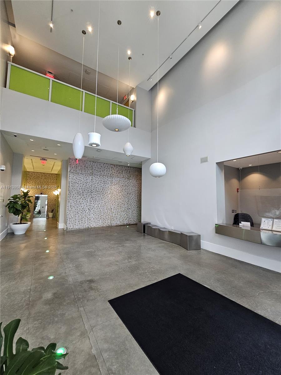 THE LOFT DOWNTOWN II COND - Residential Lease