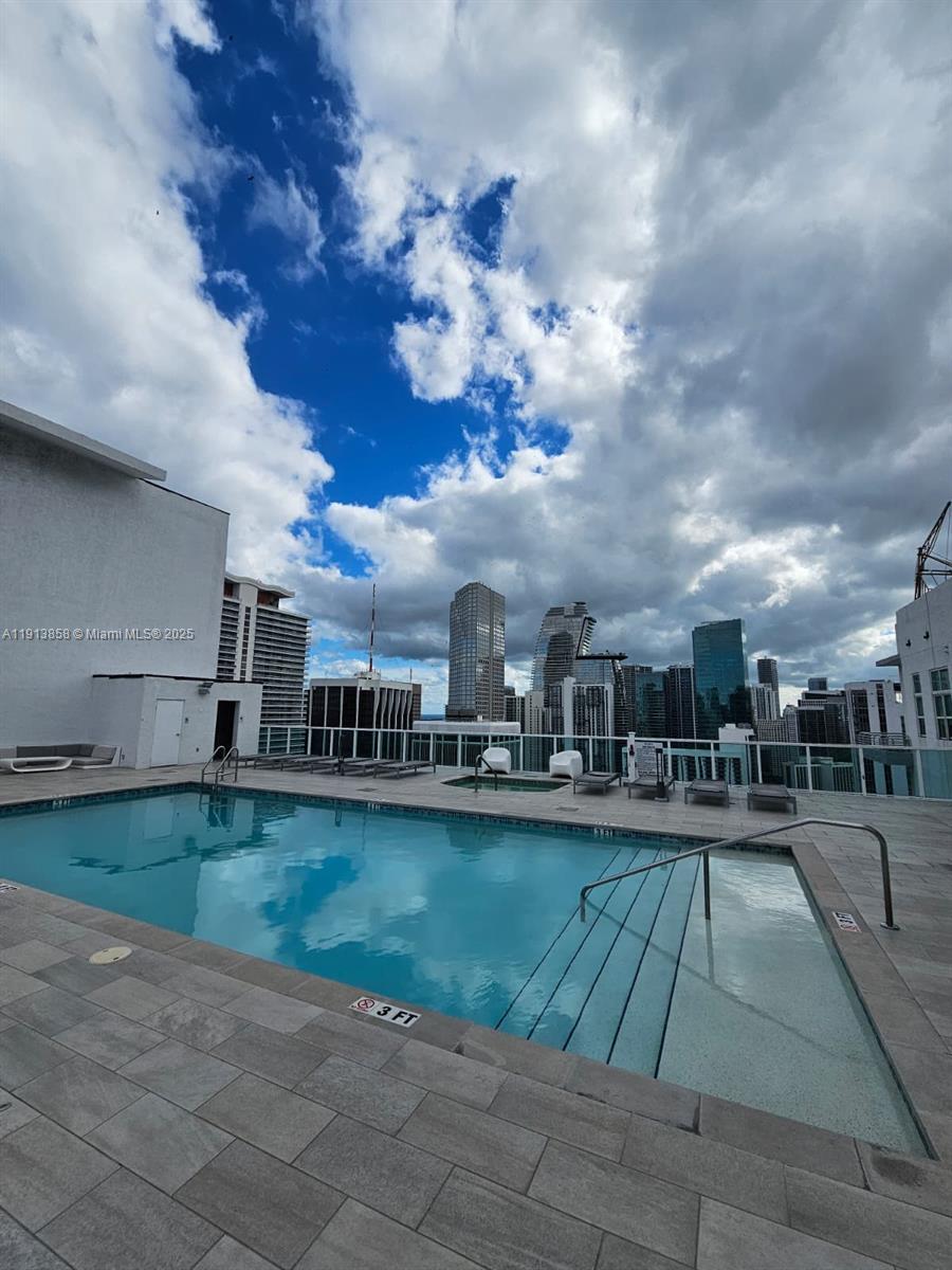 THE LOFT DOWNTOWN II COND - Residential Lease