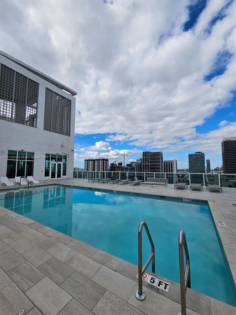 THE LOFT DOWNTOWN II COND - Residential Lease