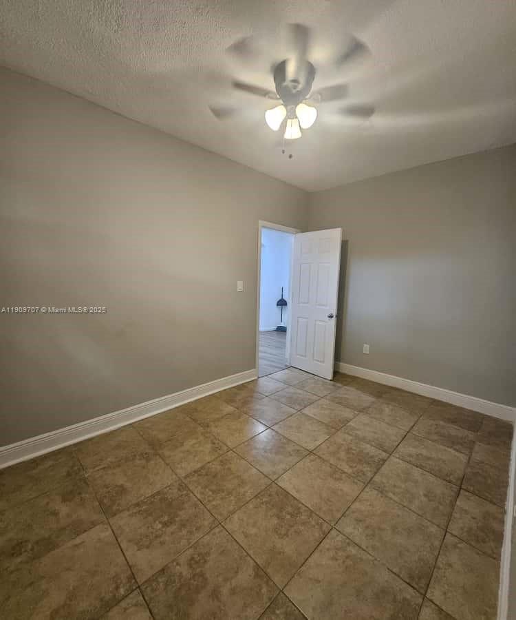 HOLLYWOOD LAWNS - Residential Lease