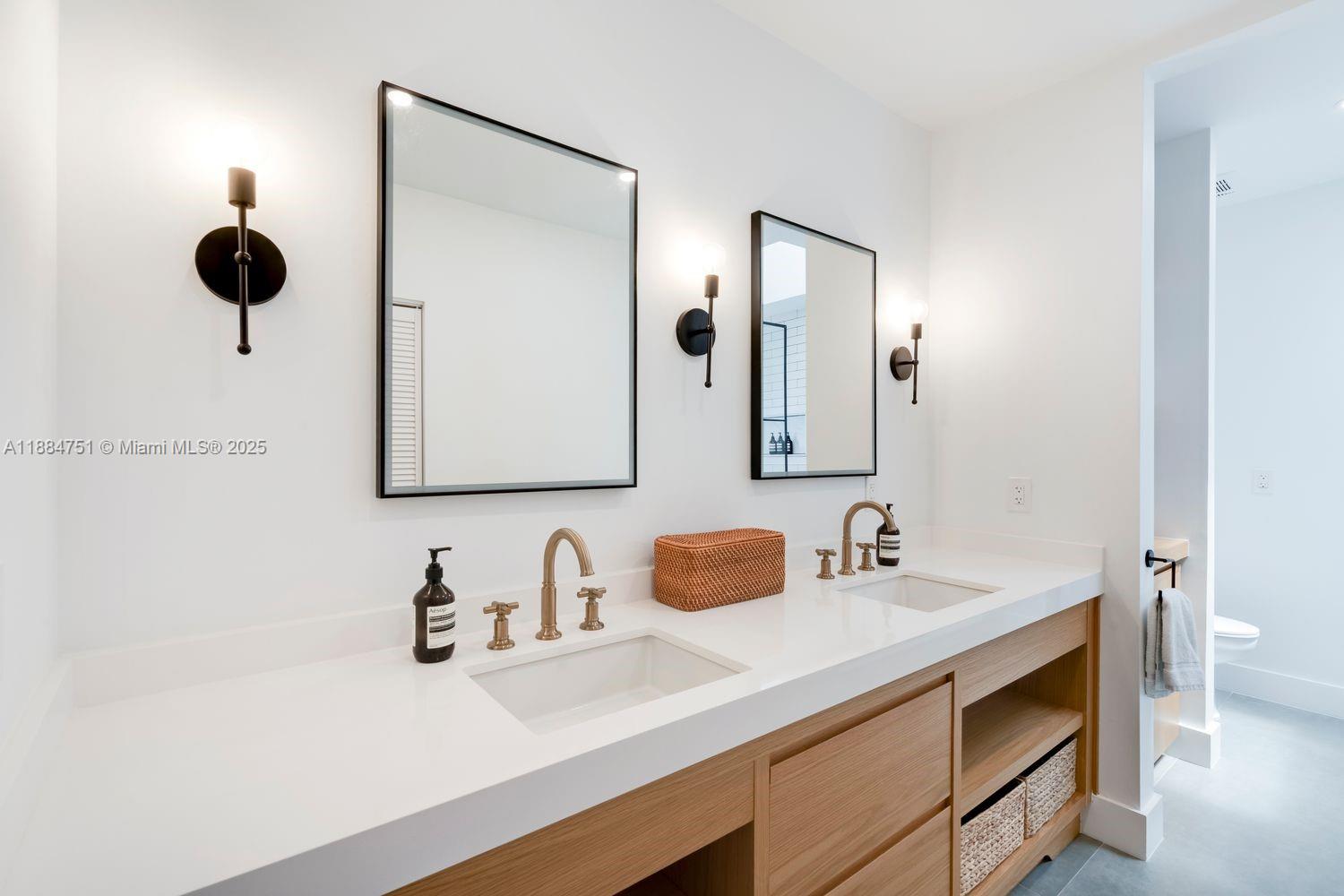 LOS PINOS - Residential