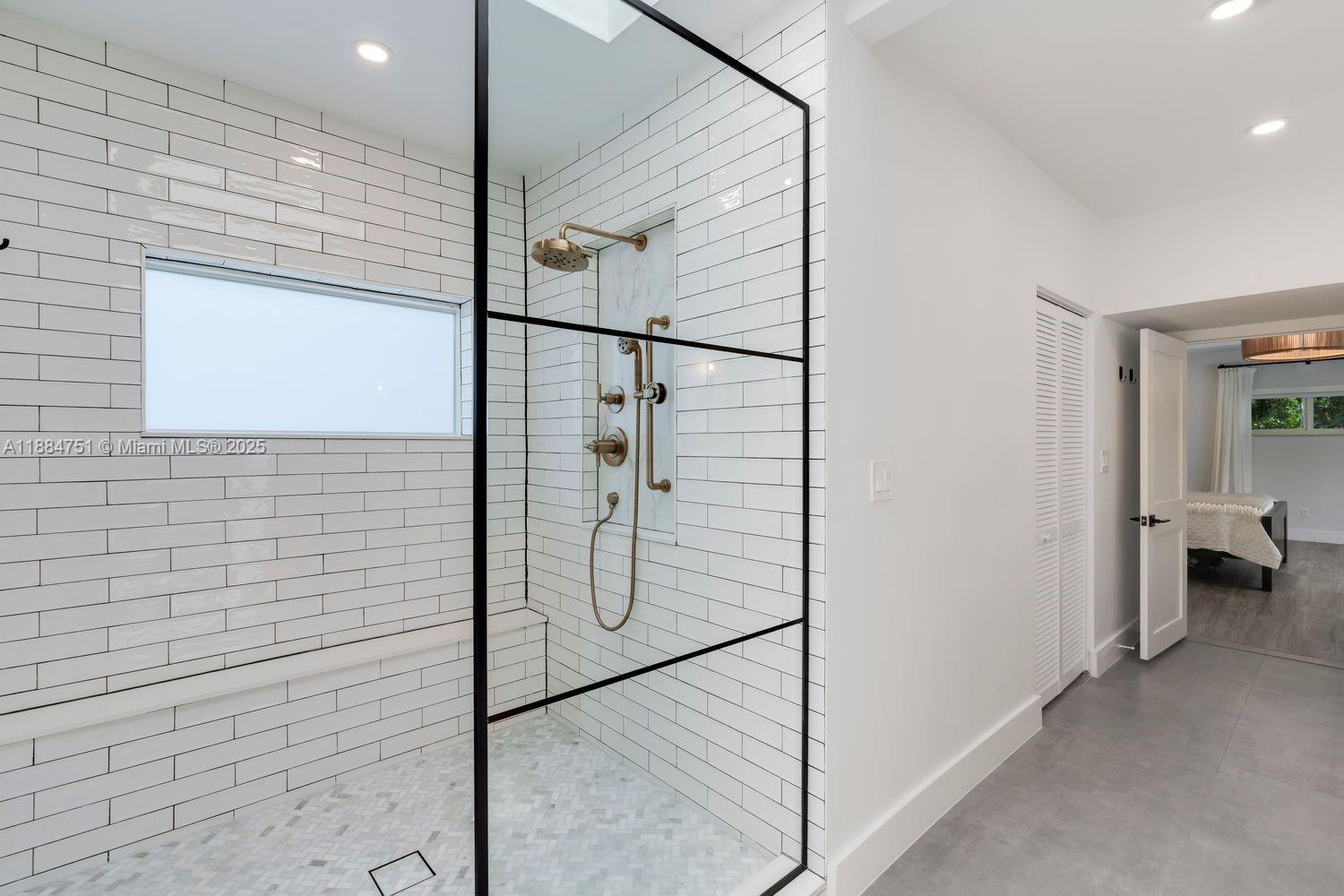 LOS PINOS - Residential