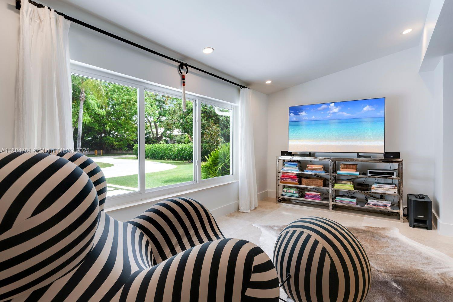 LOS PINOS - Residential