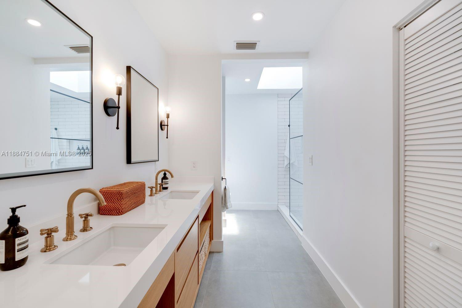 LOS PINOS - Residential