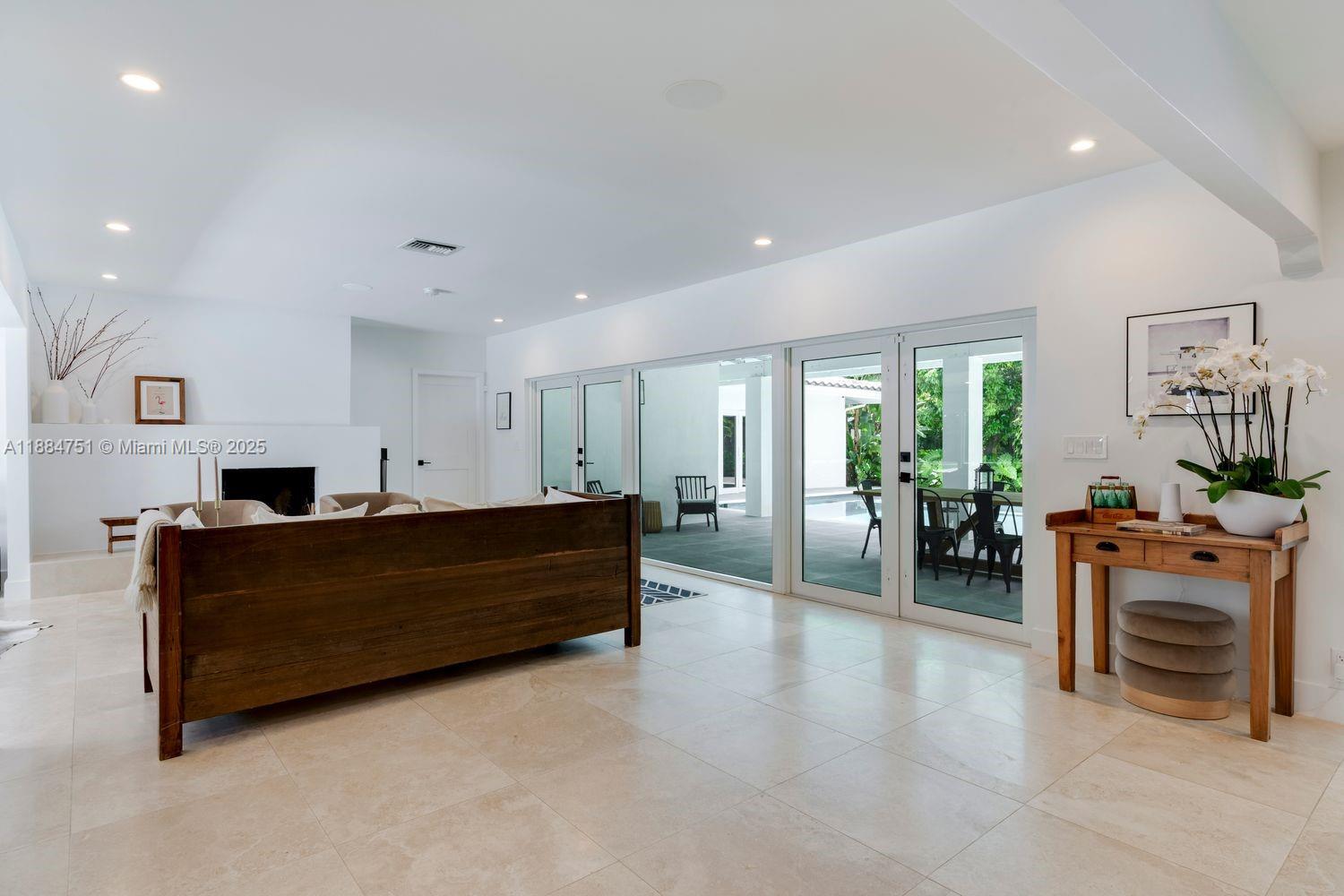 LOS PINOS - Residential