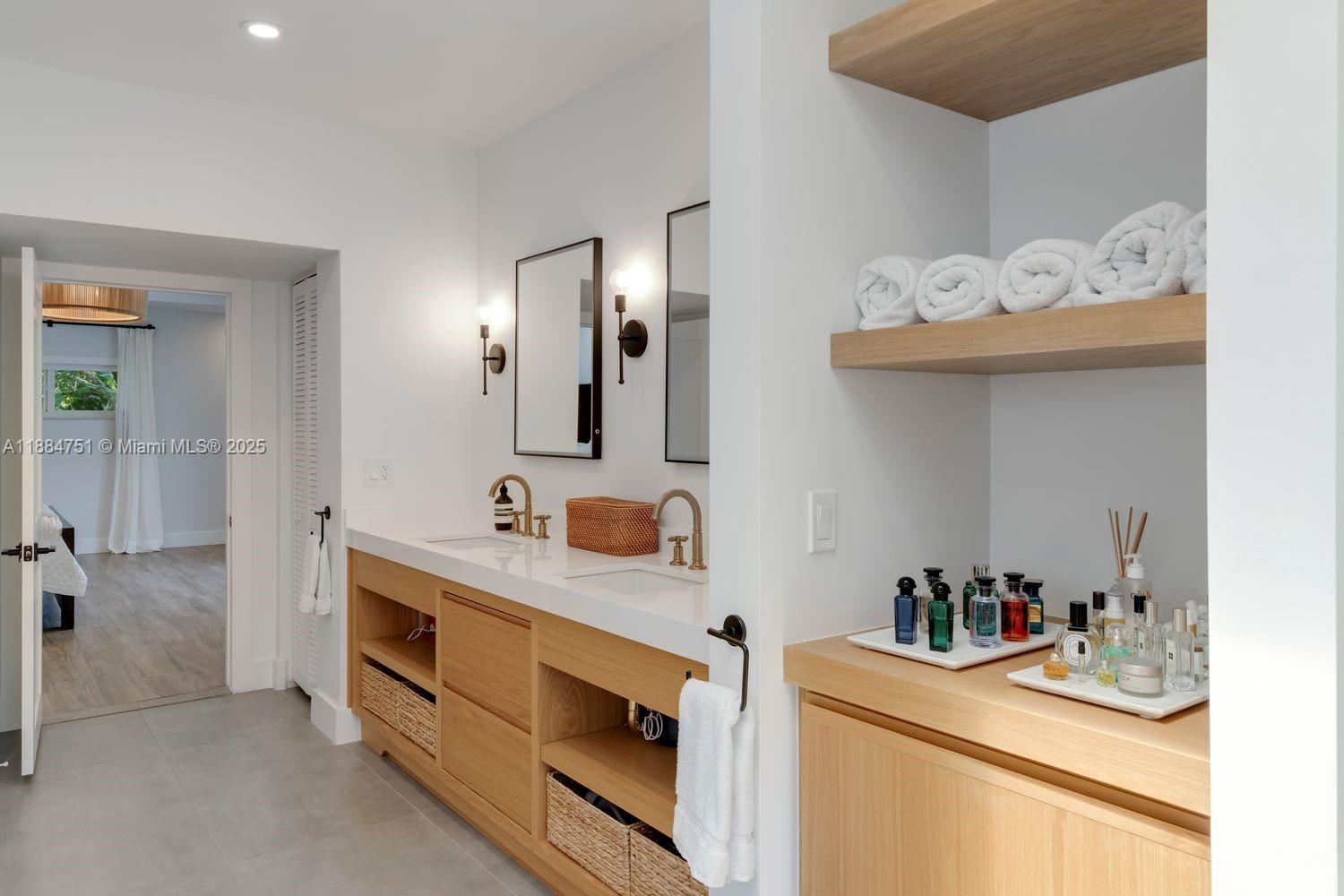 LOS PINOS - Residential