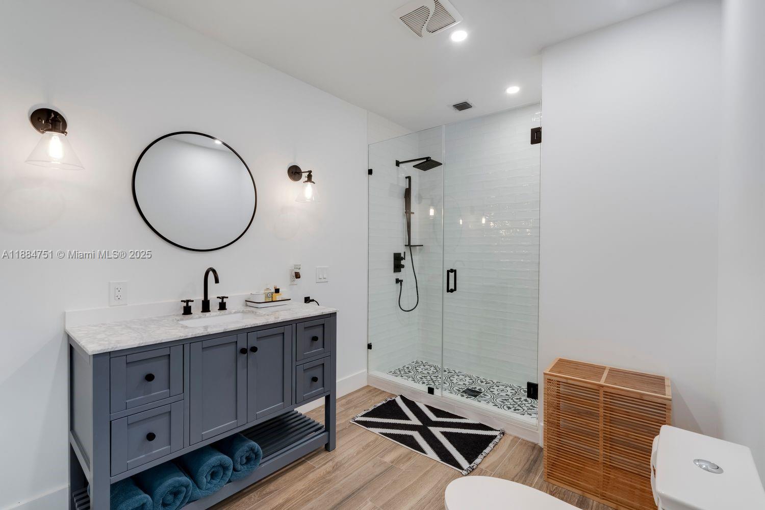 LOS PINOS - Residential