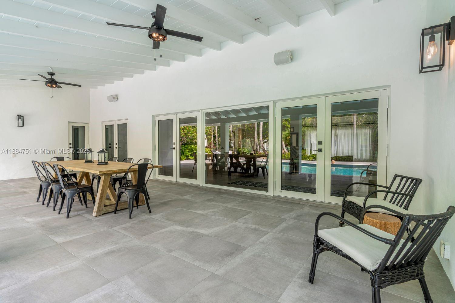 LOS PINOS - Residential