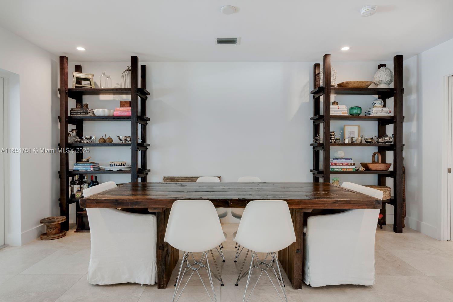 LOS PINOS - Residential