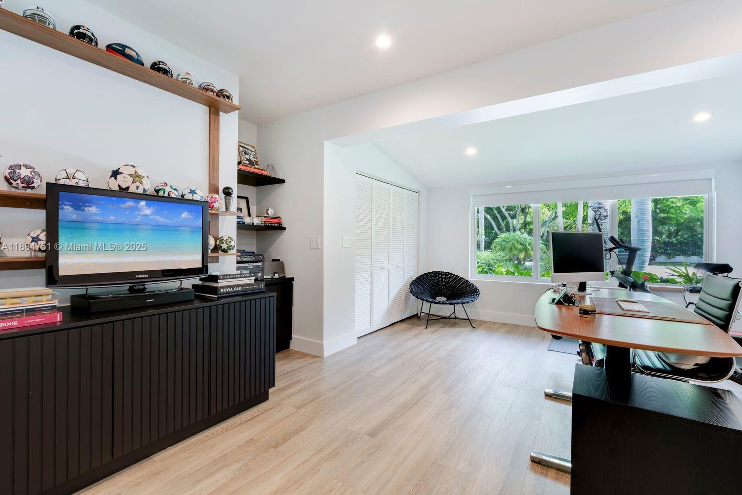 LOS PINOS - Residential