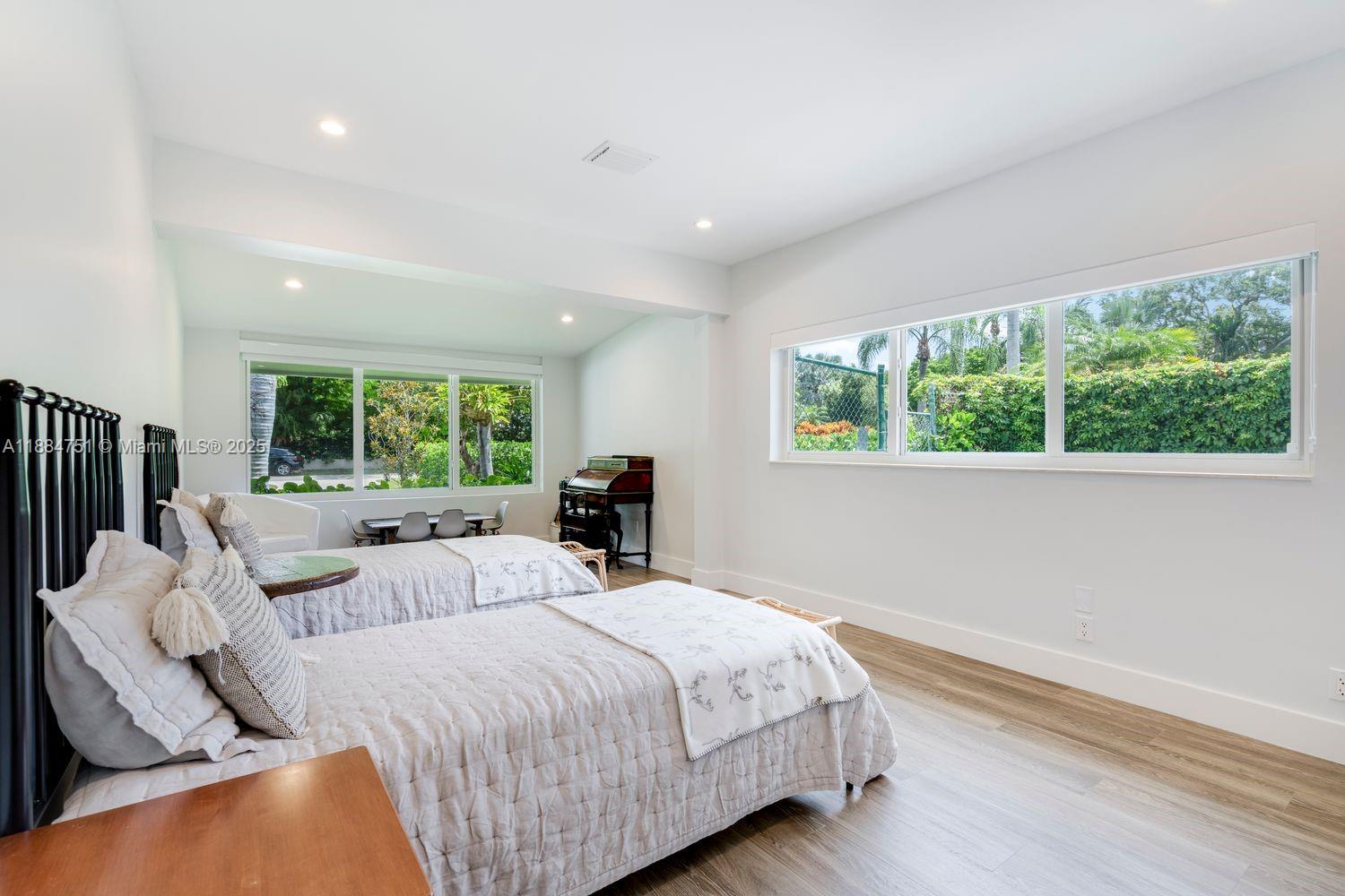 LOS PINOS - Residential