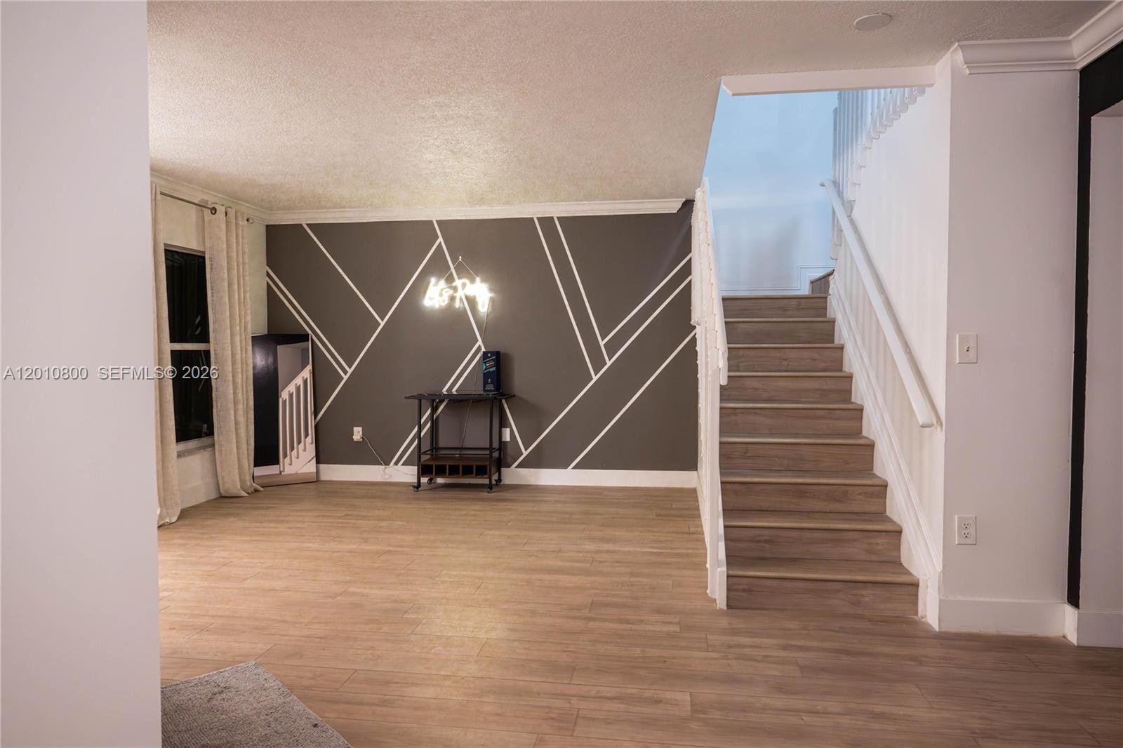 OAKVIEW CONDO #4 - Residential